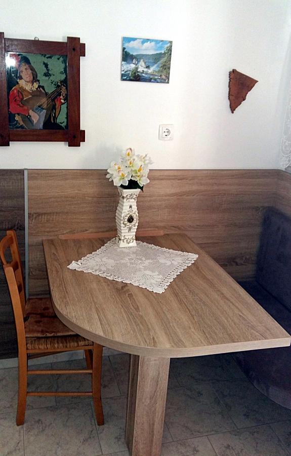 Apartment Rusnjak Новиград Екстериор снимка